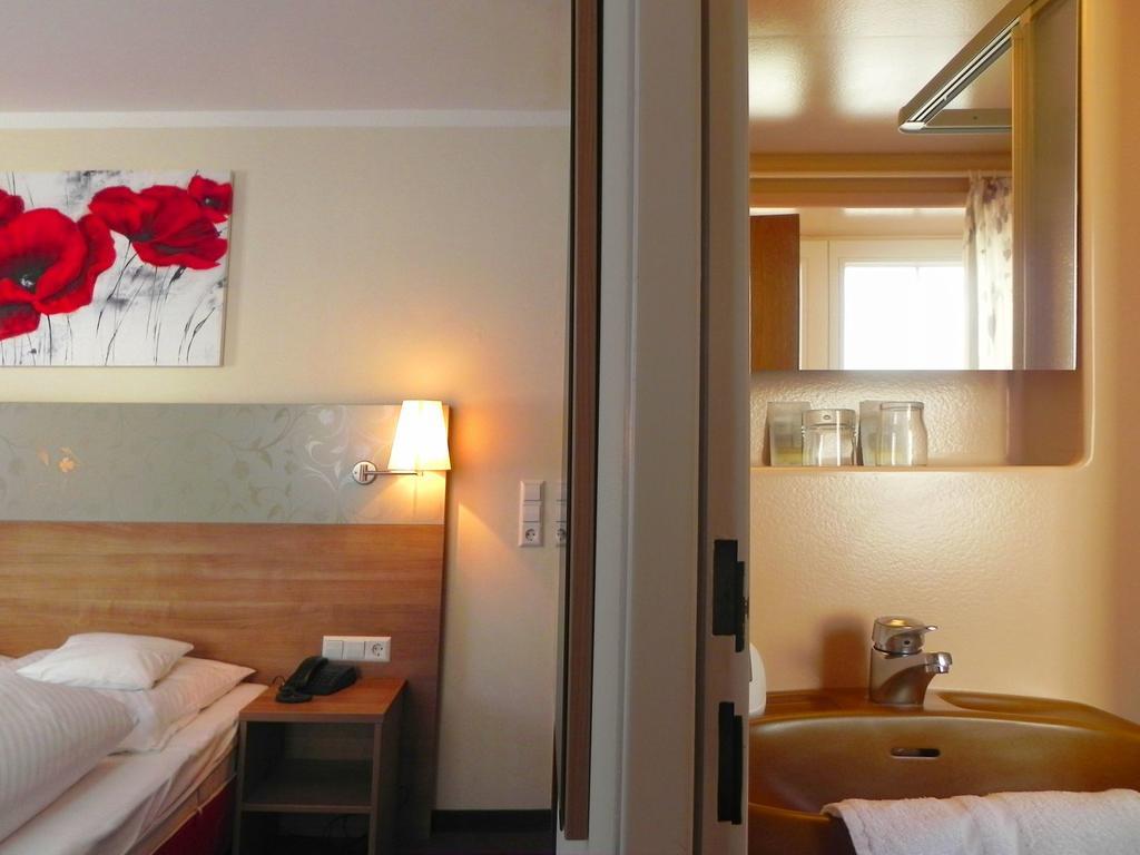 פרוידנשטאדט Hotel Schwanen מראה חיצוני תמונה